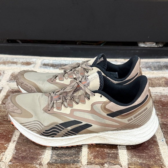 Men’s Reebok Runners - Picture 1 of 6